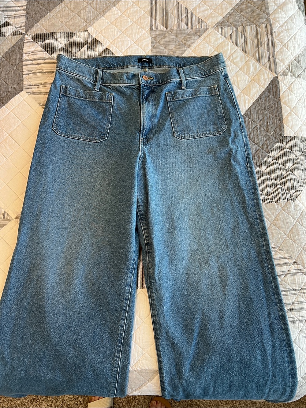 Express Wide Leg Jeans in Medium Blue Denim